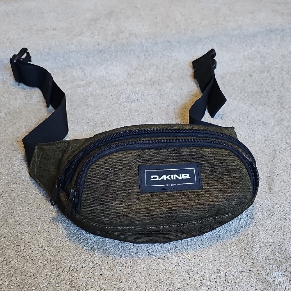 Dakine Forest Green Belt Bag